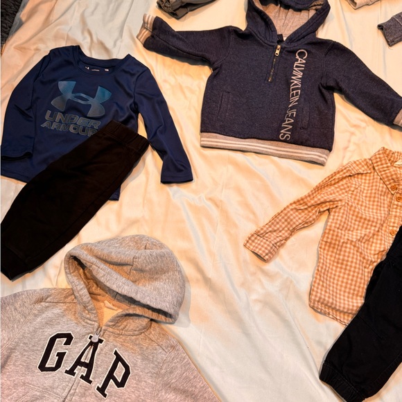 34 pieces. 16 matching outfits 12 and 12 to 18 months - Picture 4 of 9